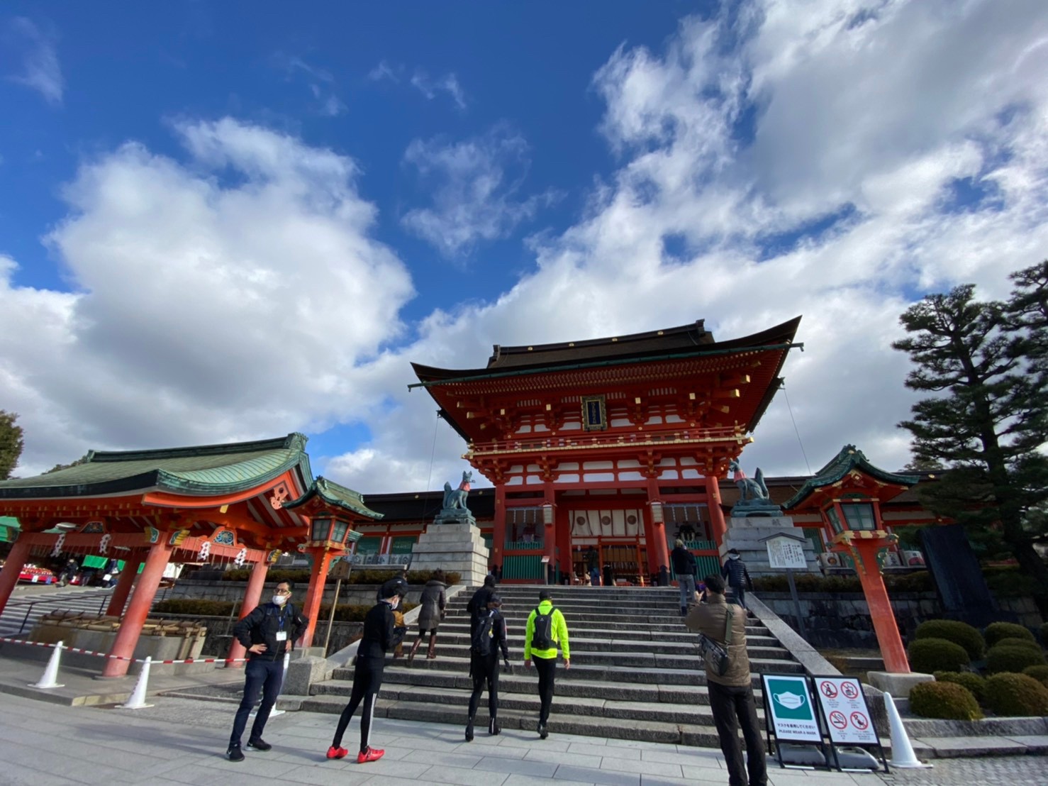 寝屋川店 山川店長がご紹介。～冬の京都～ 酒蔵と稲荷を堪能ツアー！