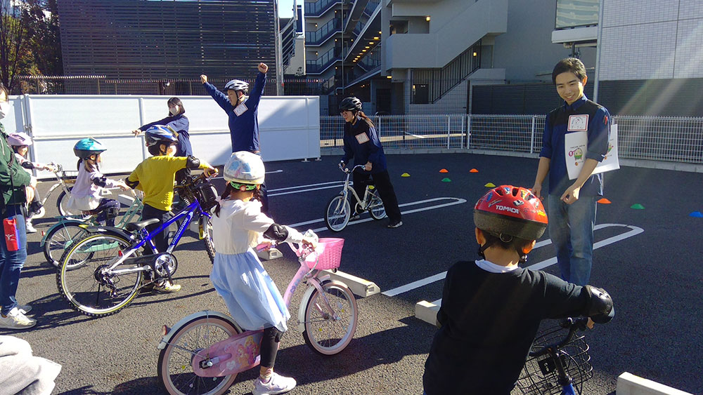 自転車デビューを応援 キッズスクール 補助輪をはずして乗ってみようレポート 12月号