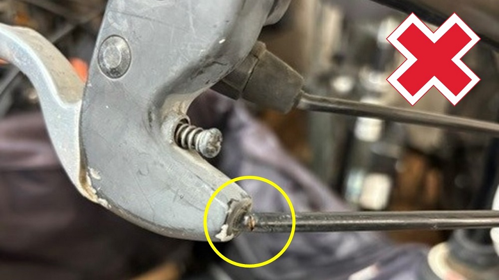 亀裂が入っている