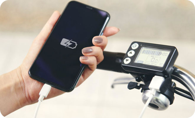 非常時にも役立つ充電ポート付き